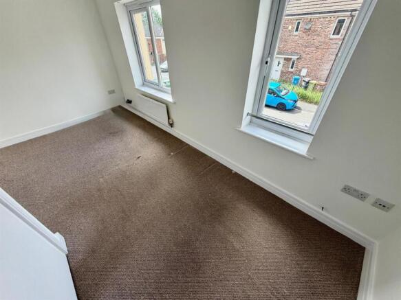 3 bed Terraced for sale Image 7
