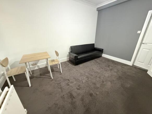 3 bed Terraced to rent Image 10