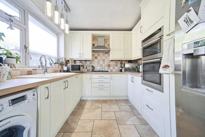 4 bed Detached Bungalow for sale Image 5