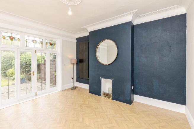4 bed Semi-Detached for sale Image 10