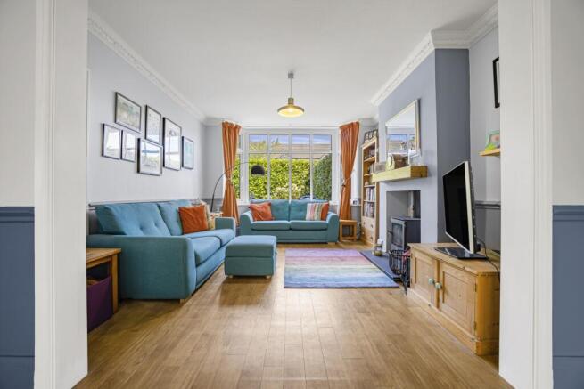 5 bed Semi-Detached for sale Image 5