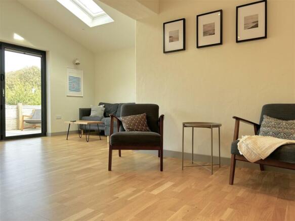 LIVING ROOM II.jpeg