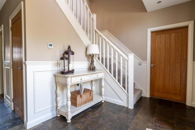 4 bed Detached for sale Image 5