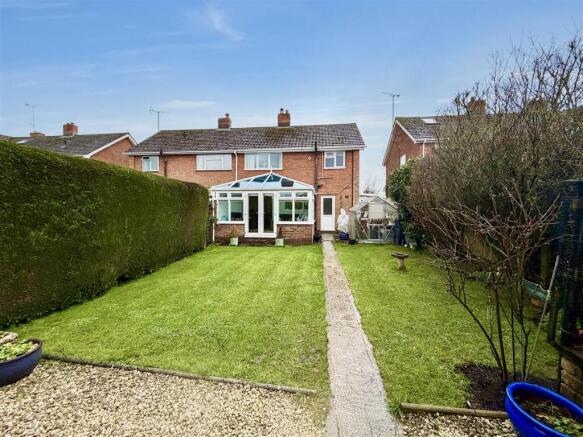 3-bed semi-detached on New Road, Chiseldon, Swindon, £325,000