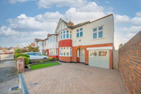 Teesdale Gardens, Isleworth, TW7