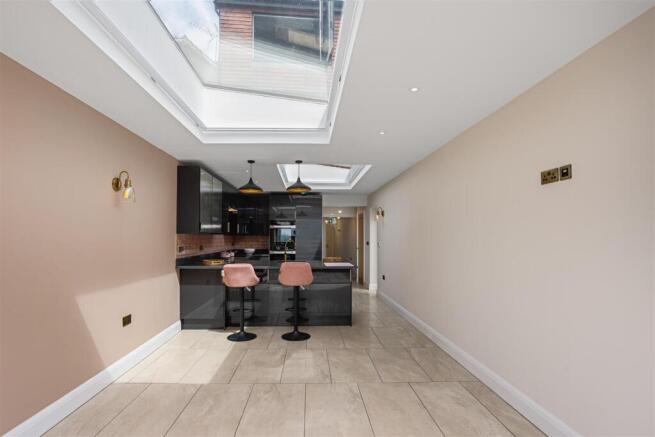 3 bed Terraced for sale Image 4