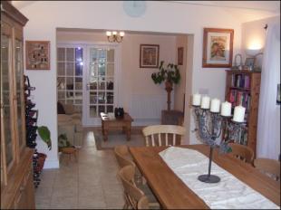 Snug/dining room