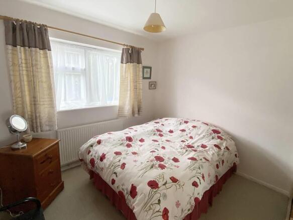 bed2.jpg