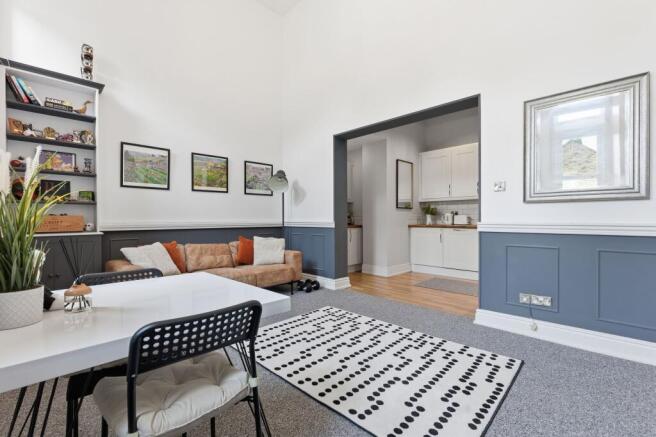 3 bed Apartment for sale Image 6