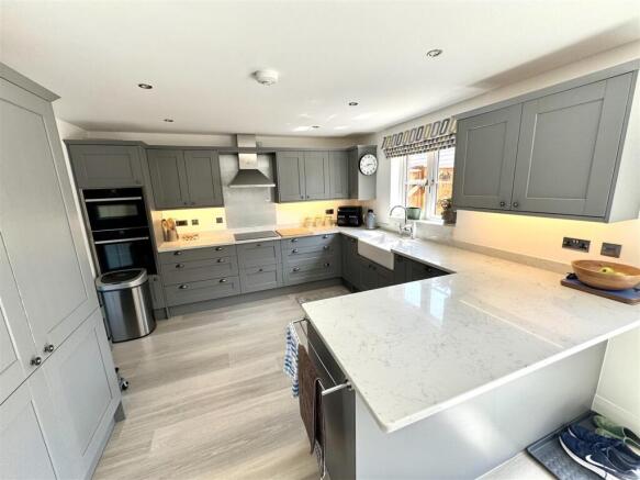 KITCHEN/DINING/FAMILY ROOM
