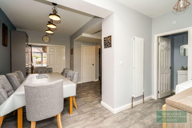4 bed Semi-Detached for sale Image 4