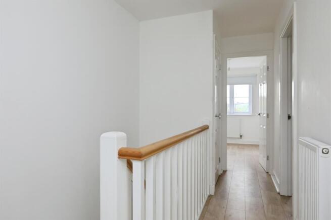 3 bed Semi-Detached for sale Image 8
