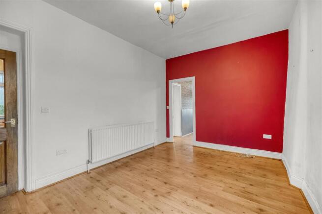 4 bed Detached for sale Image 8