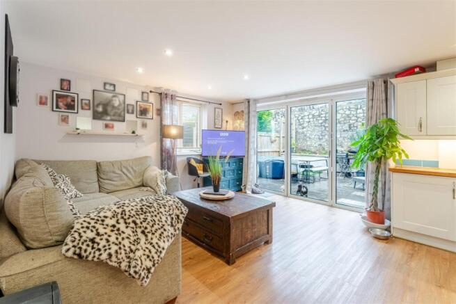 6 - dining area to bi fold doors.jpg
