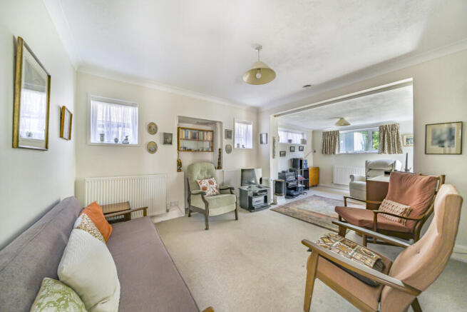 Hoylake Crescent, Ickenham, Uxbridge photo 2
