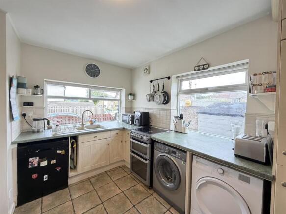 2 bed House for sale Image 12
