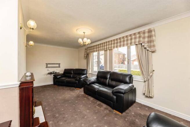 2 bed Detached Bungalow for sale Image 11