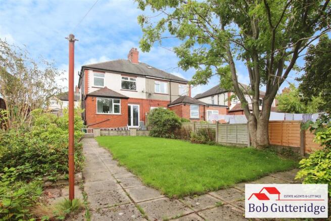 ENCLOSED REAR GARDEN
