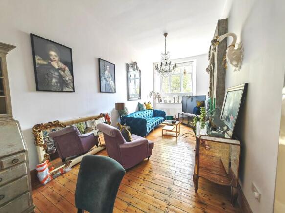 Lounge/Dining Area & Kitchen