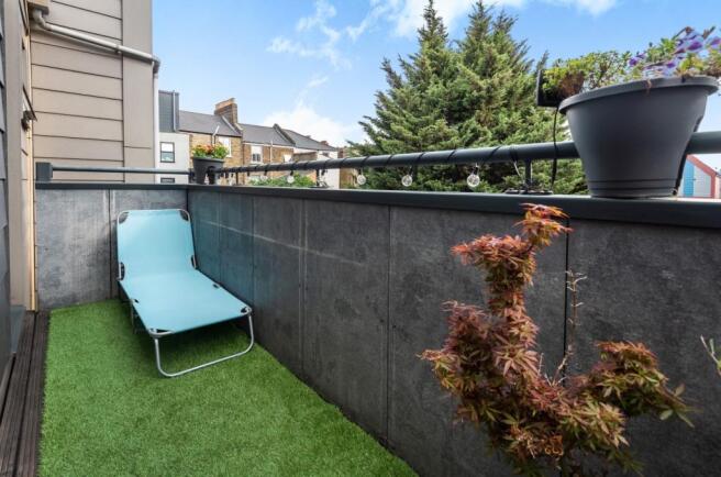 886831 (10)