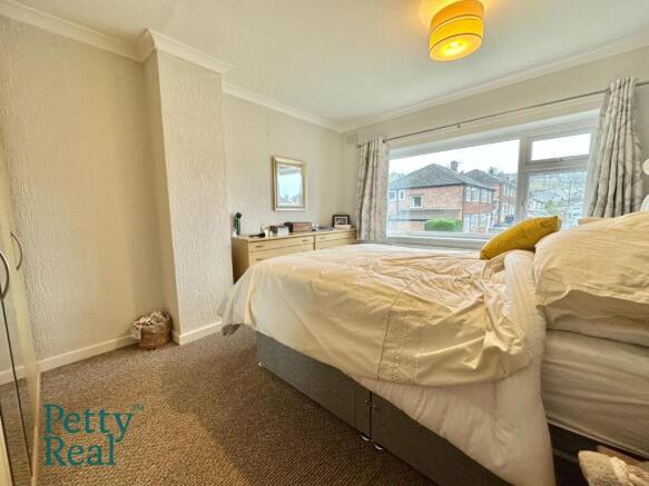 3 bed Semi-Detached for sale Image 6