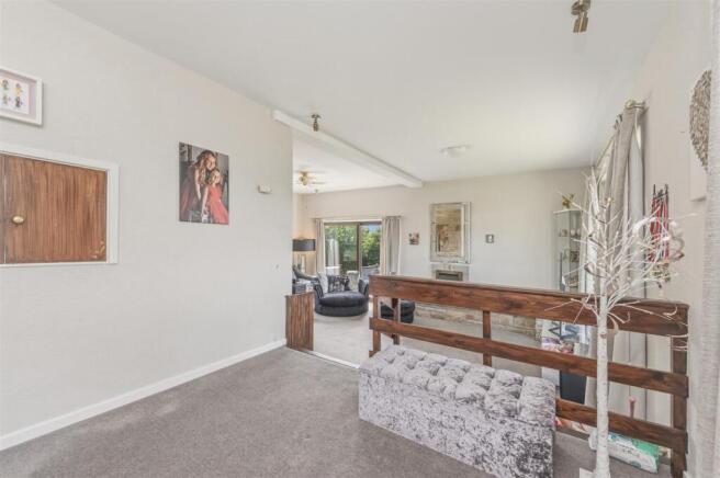 4 bed Detached for sale Image 7