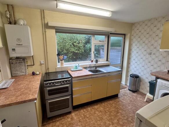 Kitchen 1.JPEG