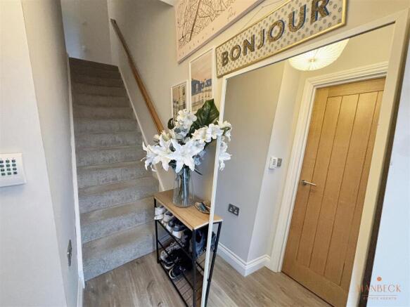 3 bed Semi-Detached for sale Image 10