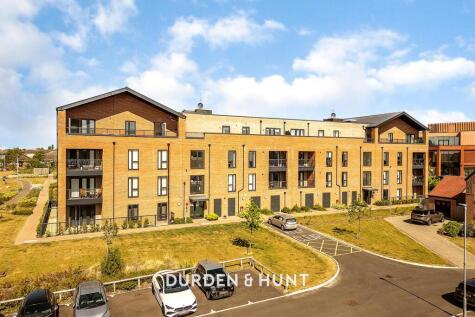 Finlay Gardens, Hornchurch, RM12