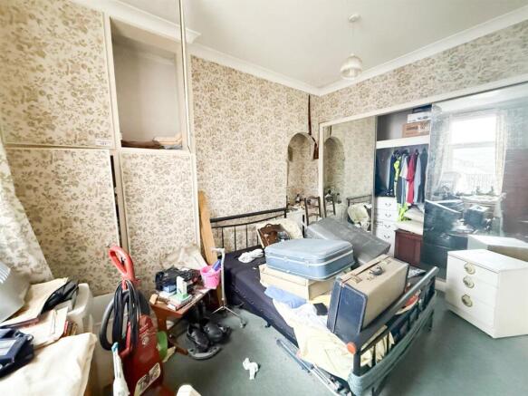 5 bed terrace Cross Hills