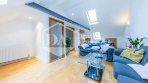 5, Victoria Yard, Fairclough Street, London E1 1PP