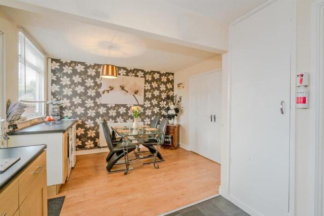 Mossley Close, Walsa