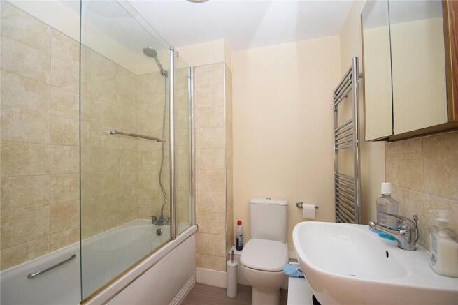 2 bed Apartment to rent Image 9