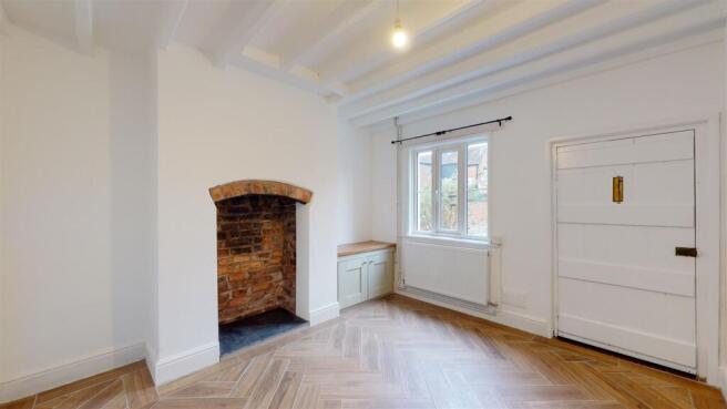 Newhall Gardens 13 Living Room 1.jpg