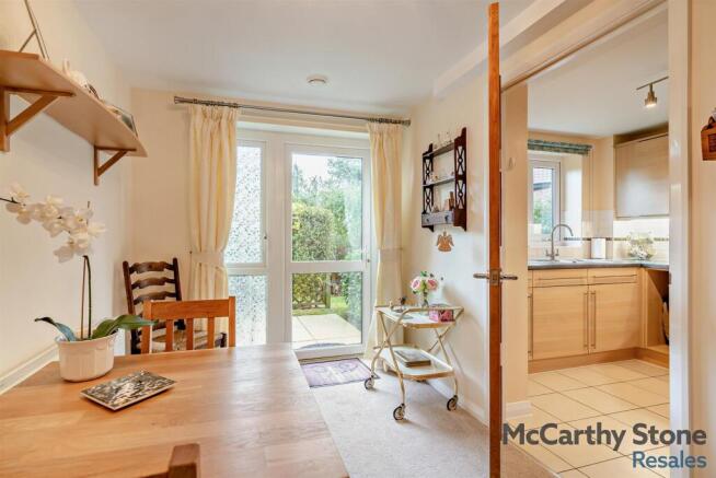 2 bed Apartment for sale Image 5