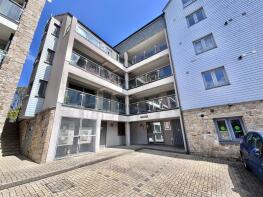 11, Swingbridge House, Quay Hill, Penryn TR10 8GU