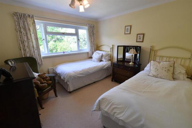 BEDROOM 2