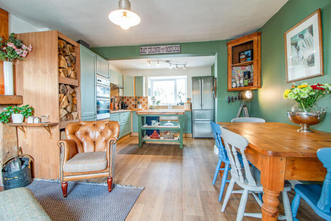 Kitchen/Dining Area