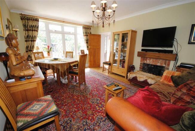 DINING ROOM/GARDEN ROOM