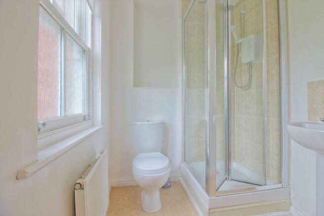 Ensuite to Bed 1