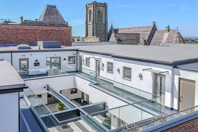 2 bed Flat for sale Image 8