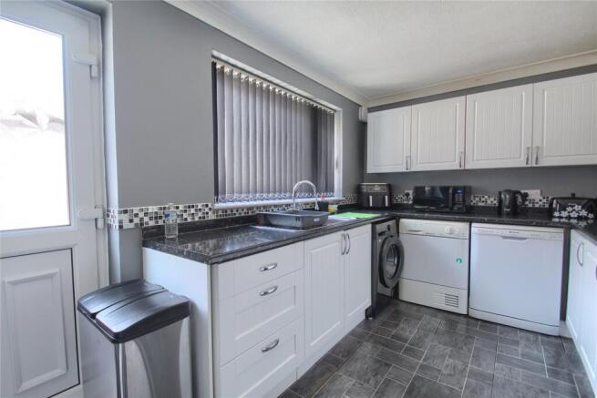 3 bed Semi-Detached for sale Image 7
