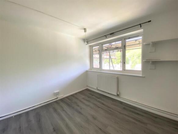 BEDROOM.jpeg