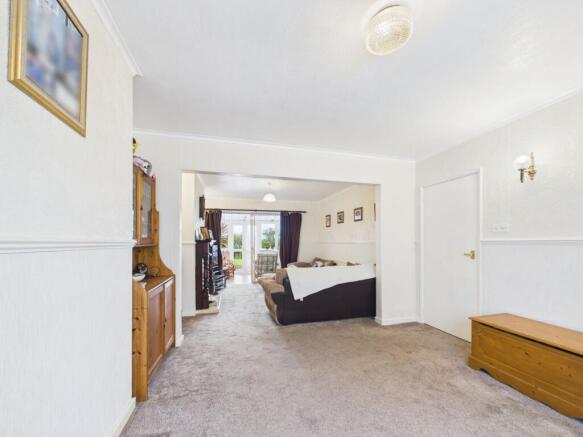 3 bed Semi-Detached for sale Image 8