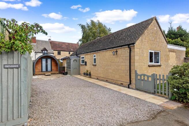 2-bed detached on Gloucester Lane, Mickleton, Chipping Campden, £349,950