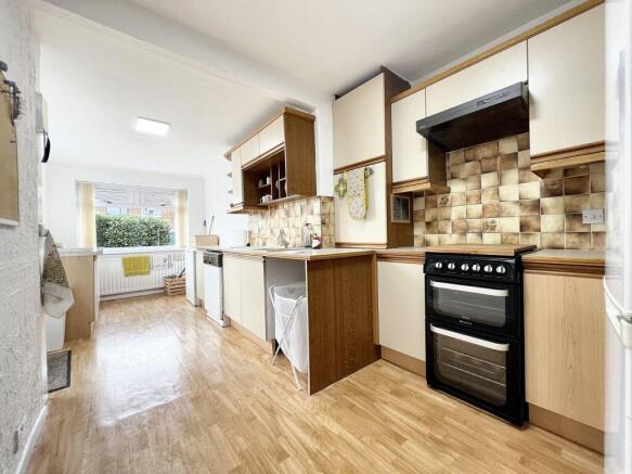 3 bed Semi-Detached for sale Image 8