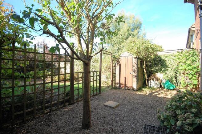 GARDEN 2 .jpg