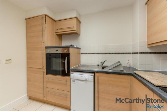 8695847-interior14.jpg