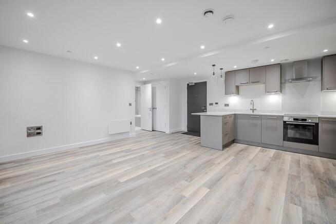 2 bed Flat to rent Image 6