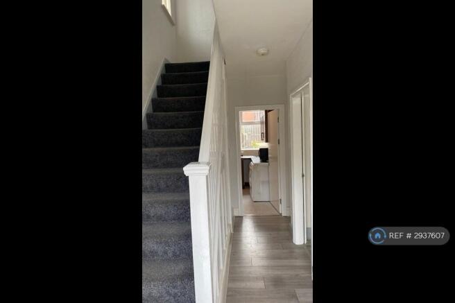 2 bed Semi-Detached to rent Image 6